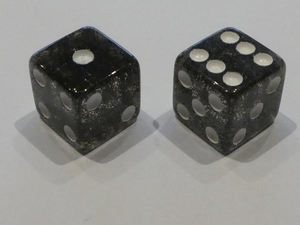 2 x Koplow Dice 16mm - Glitter Standard square: black / white